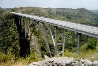 puente de bacunayagua