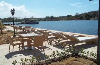 hotel punta gorda, terraza frente a la bahía